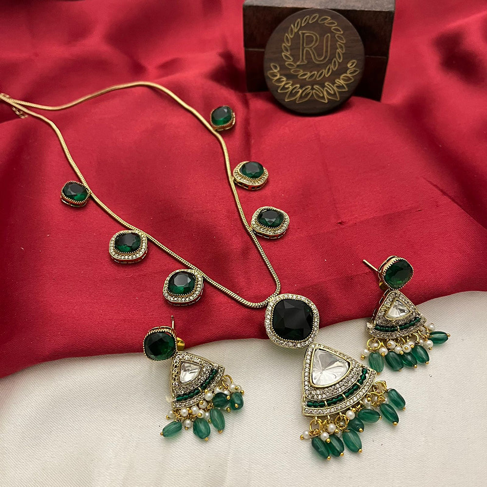 FS Collection Radiant Sparkle Pota Stone And Pearl Necklace Set