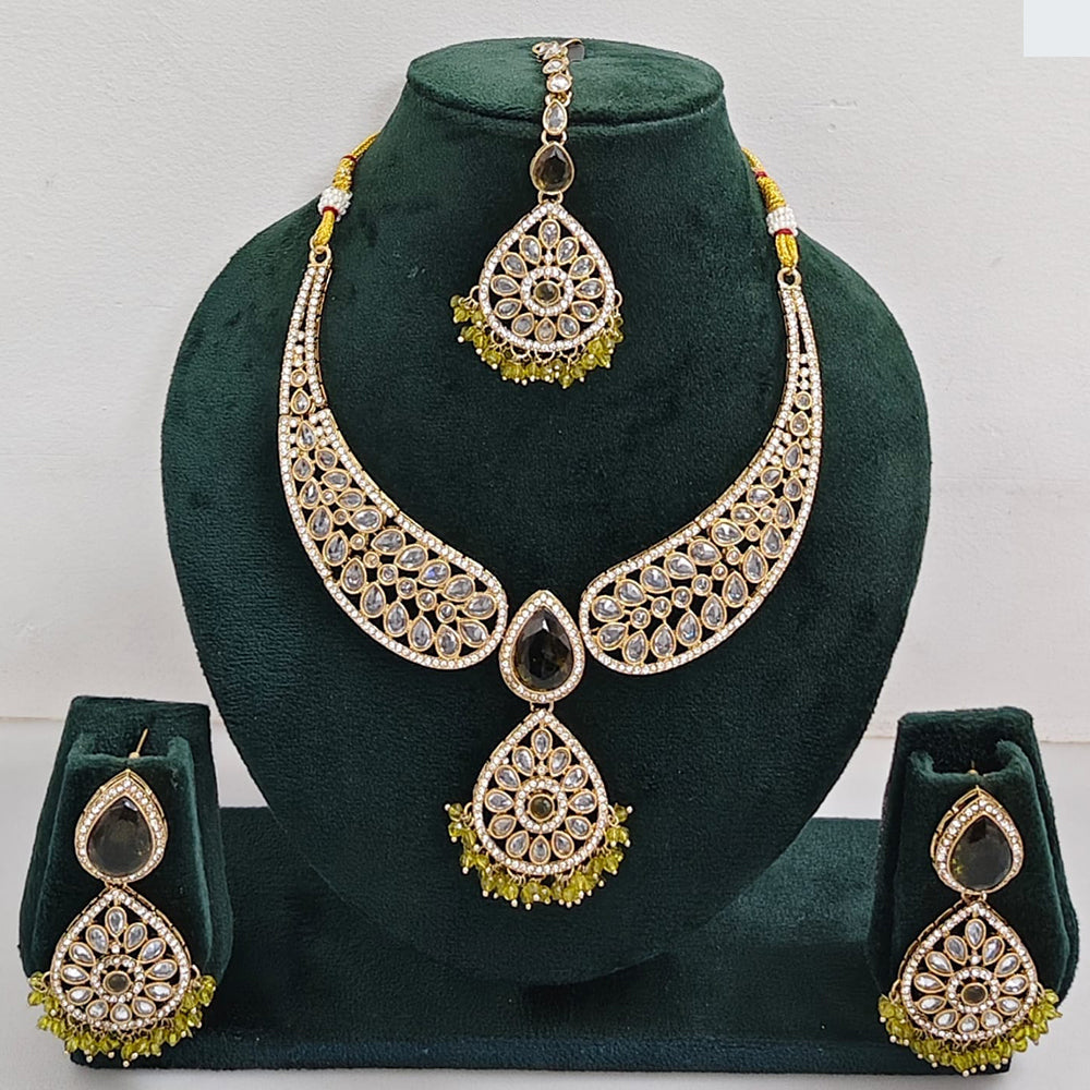 FS Collection Shimmering Crystal Stone And Pearl Necklace Set