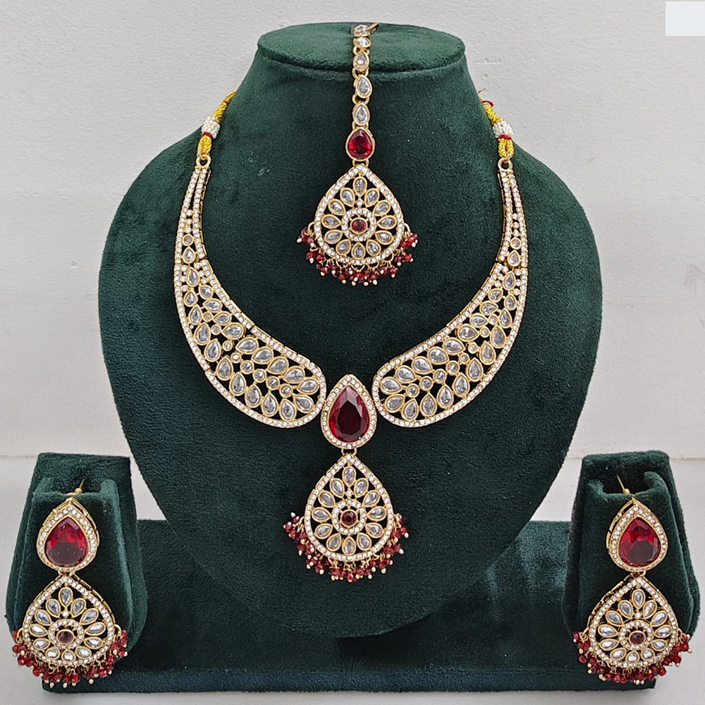 FS Collection Shimmering Crystal Stone And Pearl Necklace Set
