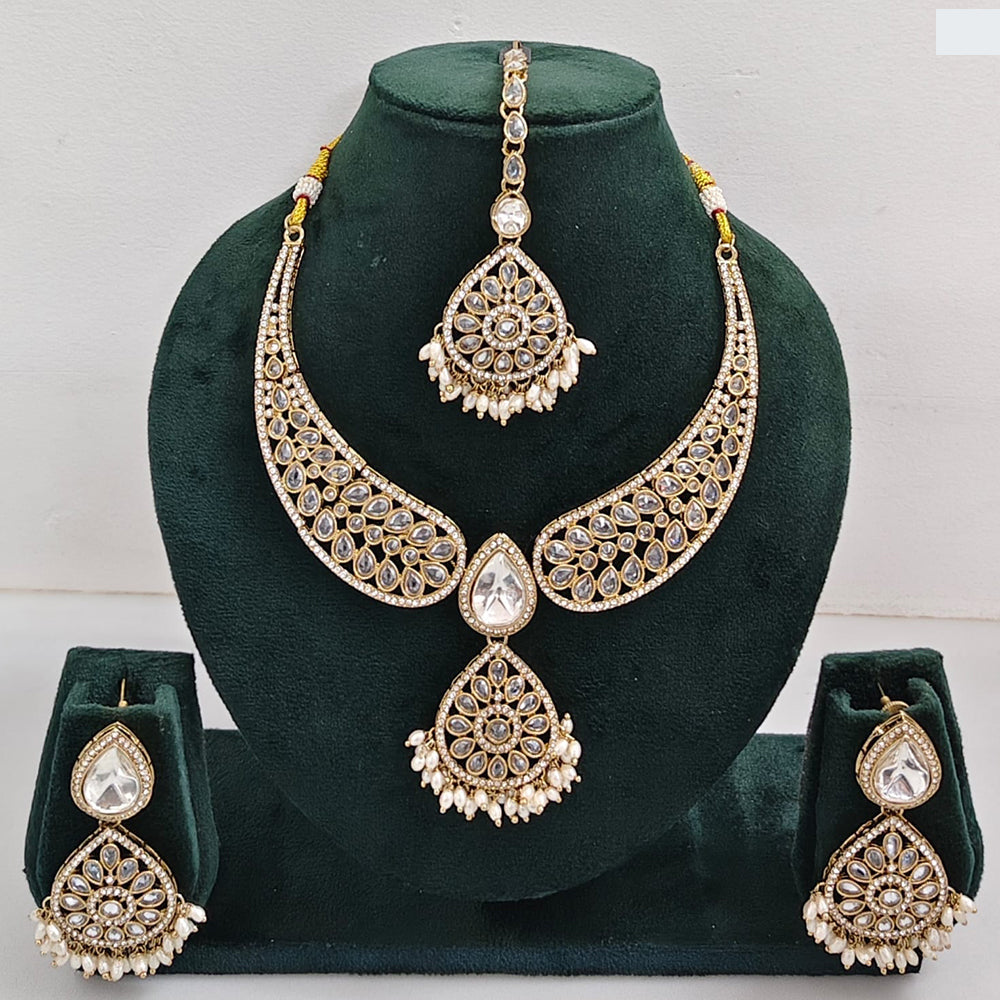FS Collection Shimmering Crystal Stone And Pearl Necklace Set