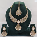 FS Collection Shimmering Crystal Stone And Pearl Necklace Set