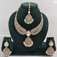FS Collection Shimmering Crystal Stone And Pearl Necklace Set