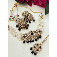 FS Collection Elegant Glow Crystal Stone And Pearl Necklace Set