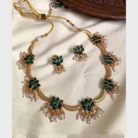 FS Collection Sparkling Pota Stone And Pearl Elegance Necklace Set