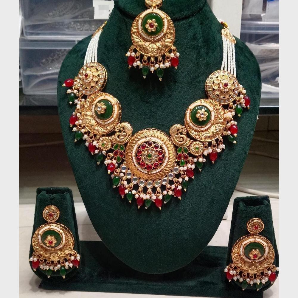 FS Collection Sparkling Pota Stone And Pearl Elegance Necklace Set