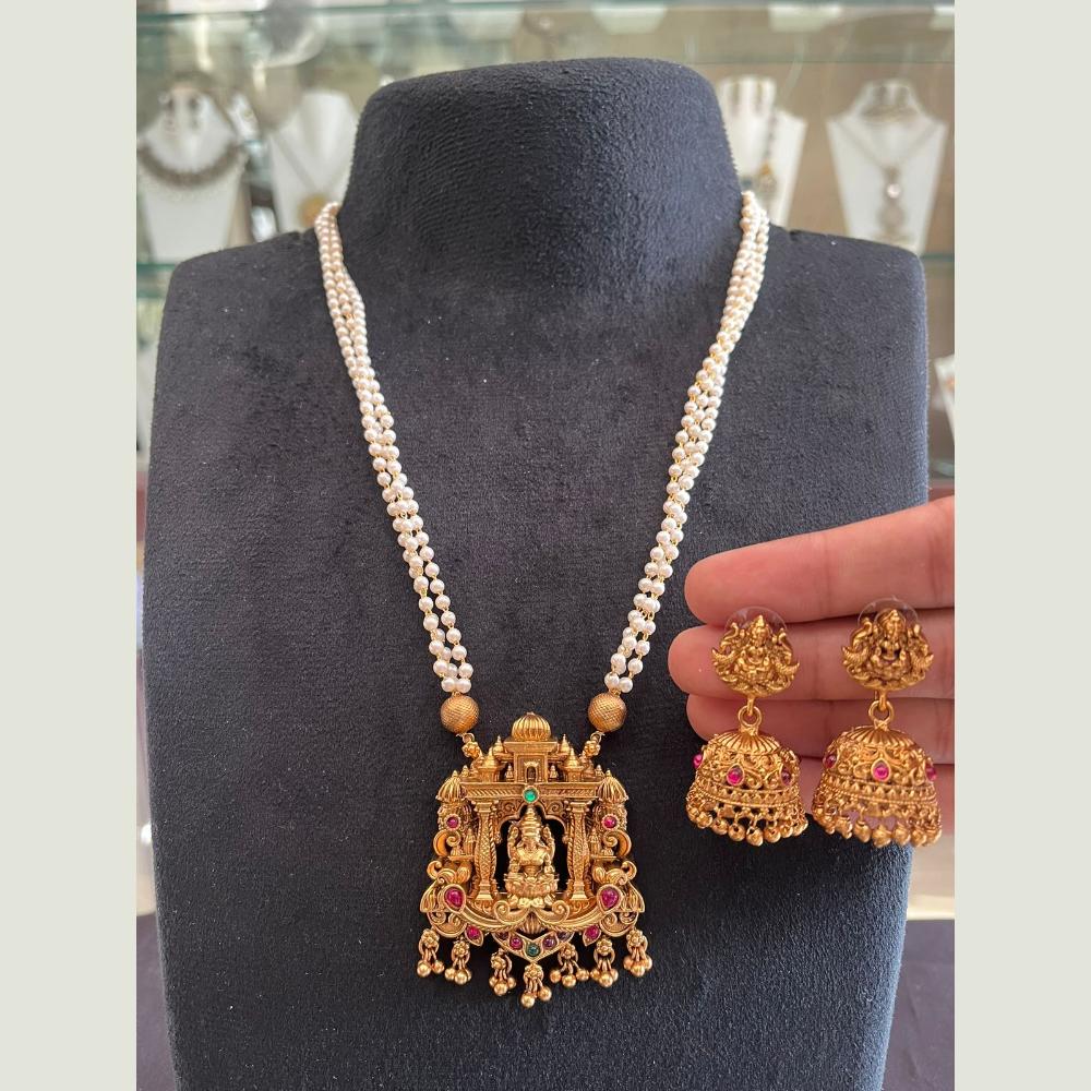 FS Collection Sparkling Pota Stone And Pearl Elegance Temple Necklace Set