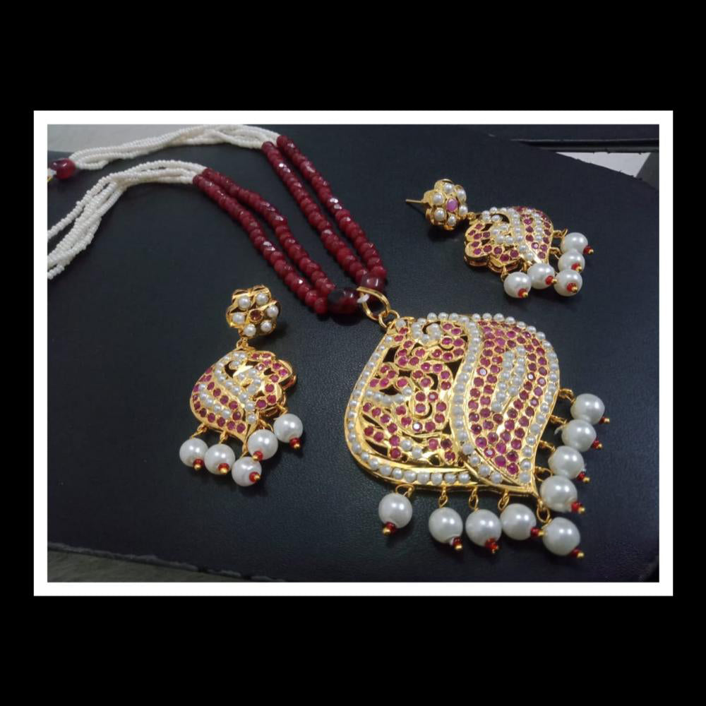 FS Collection Royal Look Pota Stone And Pearl Long Necklace Set