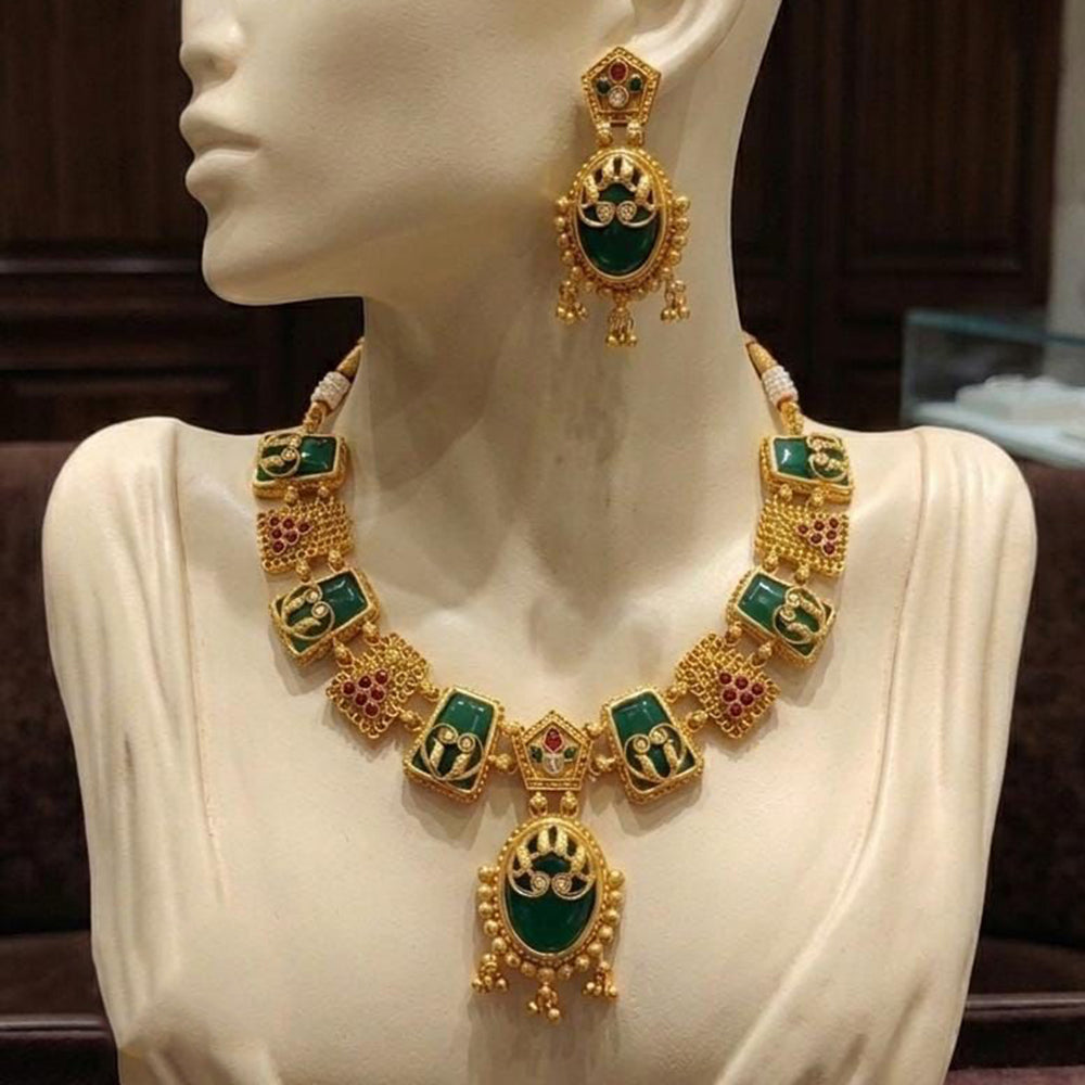 FS Collection Ethnic Design Pota Stone And Pearl Necklace Set
