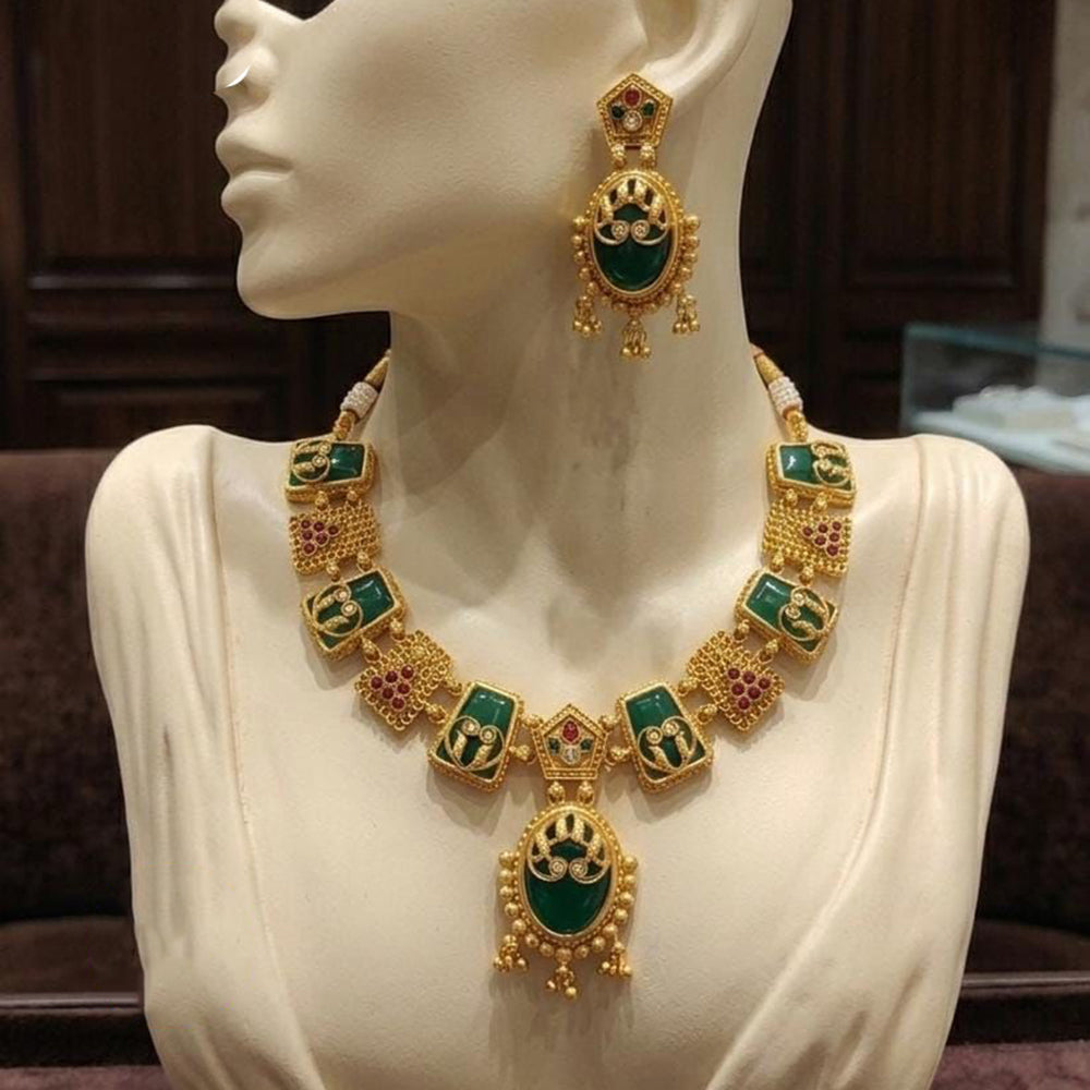 FS Collection Ethnic Design Pota Stone And Pearl Necklace Set