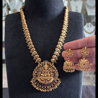 FS Collection Glamorous Pota Stone Pearl And Beads Temple Necklace Set