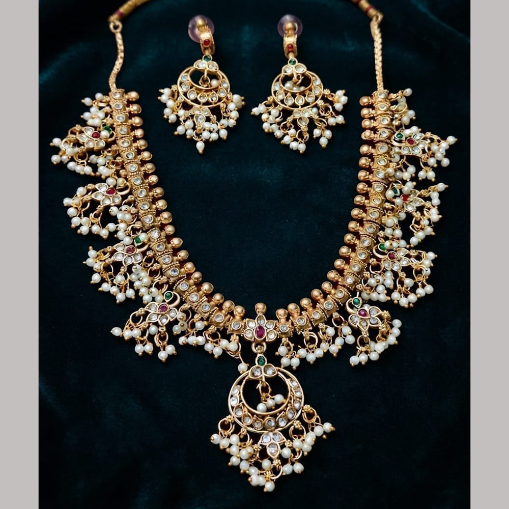 FS Collection Elegant Pota Stone And Pearl Necklace Set