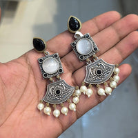 Akruti Collection Timeless Beauty Pota Stones And Pearls Jhumki Earrings