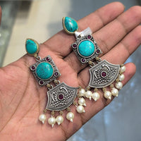 Akruti Collection Timeless Beauty Pota Stones And Pearls Jhumki Earrings