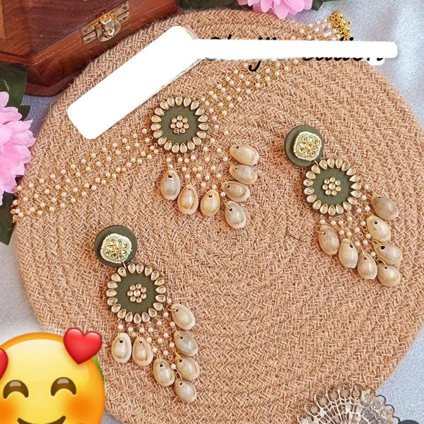 Shrijicreation Gold Plated Kundan And Pearl Handmade Choker Necklace Set