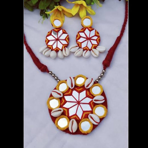 Shrijicreation Hand Made Shell Necklace Set