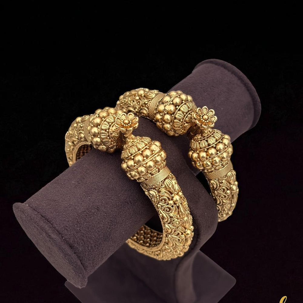 Jewel Addiction Sleek Shine Forming Gold Bold Look Openable Bangle Set