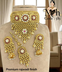 Jewel Addiction Traditional Gold Plated Kundan And Pearl Choker Necklace Set With Maangtikka
