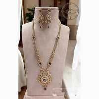 Jewel Addiction Classic Kundan And Pearl Stone Necklace Set Perfect For Wedding Wear