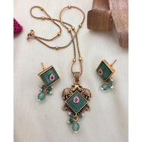 Jewel Addiction Pota Stone And Pearl Designer Pendant Set