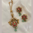 Jewel Addiction Pota Stone And Pearl Designer Pendant Set