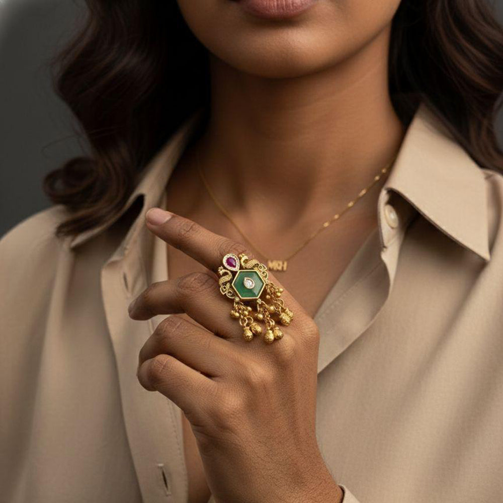 Jewel Addiction Glam Shine Pota Stone And Pearl Peacock Motif Finger Ring