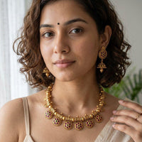 Jewel Addiction Premium Pota Stone And Pearl Necklace Set