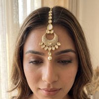 Jewel Addiction Designer Polki Kundan Stone And Pearl Maang Tikka