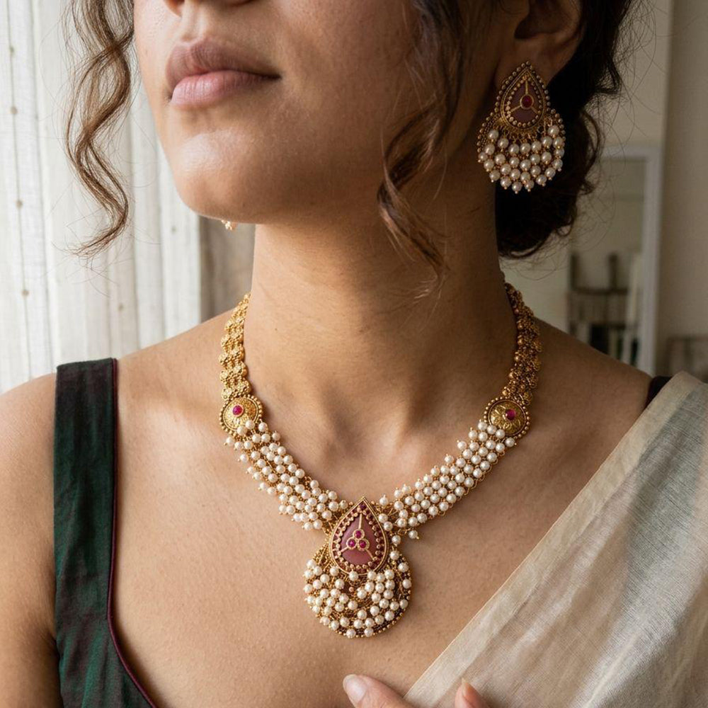 Jewel Addiction Premium Pota Stone And Pearl Necklace Set