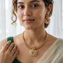 Jewel Addiction Elegance Temle Pota Stone And Pearl Necklace Set