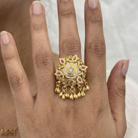 Jewel Addiction Glam Shine Pota Stone And Pearl Designer Finger Ring