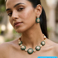 Jewel Addiction Classic  Kundan Stone And Meenakari Necklace Set