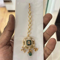Jewel Addiction Graceful Pota Stone And Pearl Maangtikka 