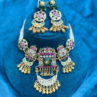 JCM Jewellery Elegant Shine Pota Stone And Pearls Necklace Set