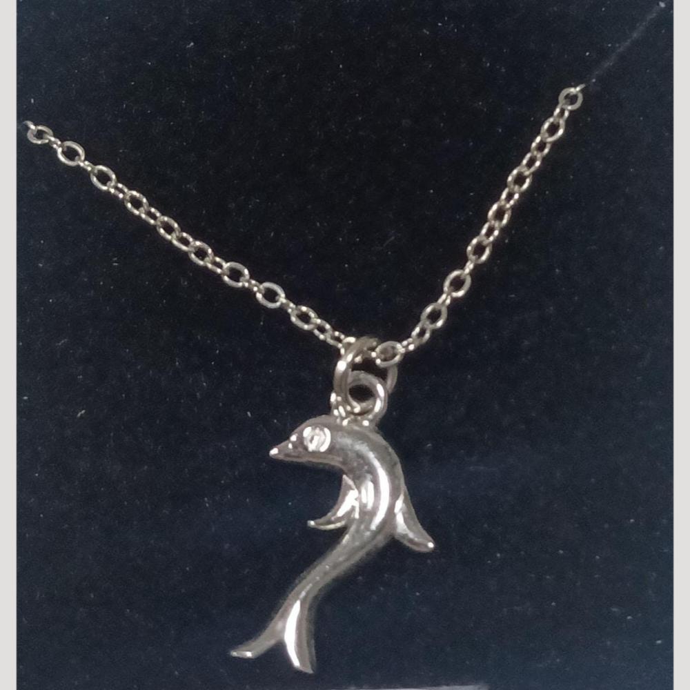 Savvy Jewellery Rhodium Plated Elegant Charming Dolphin Design Chain Pendant