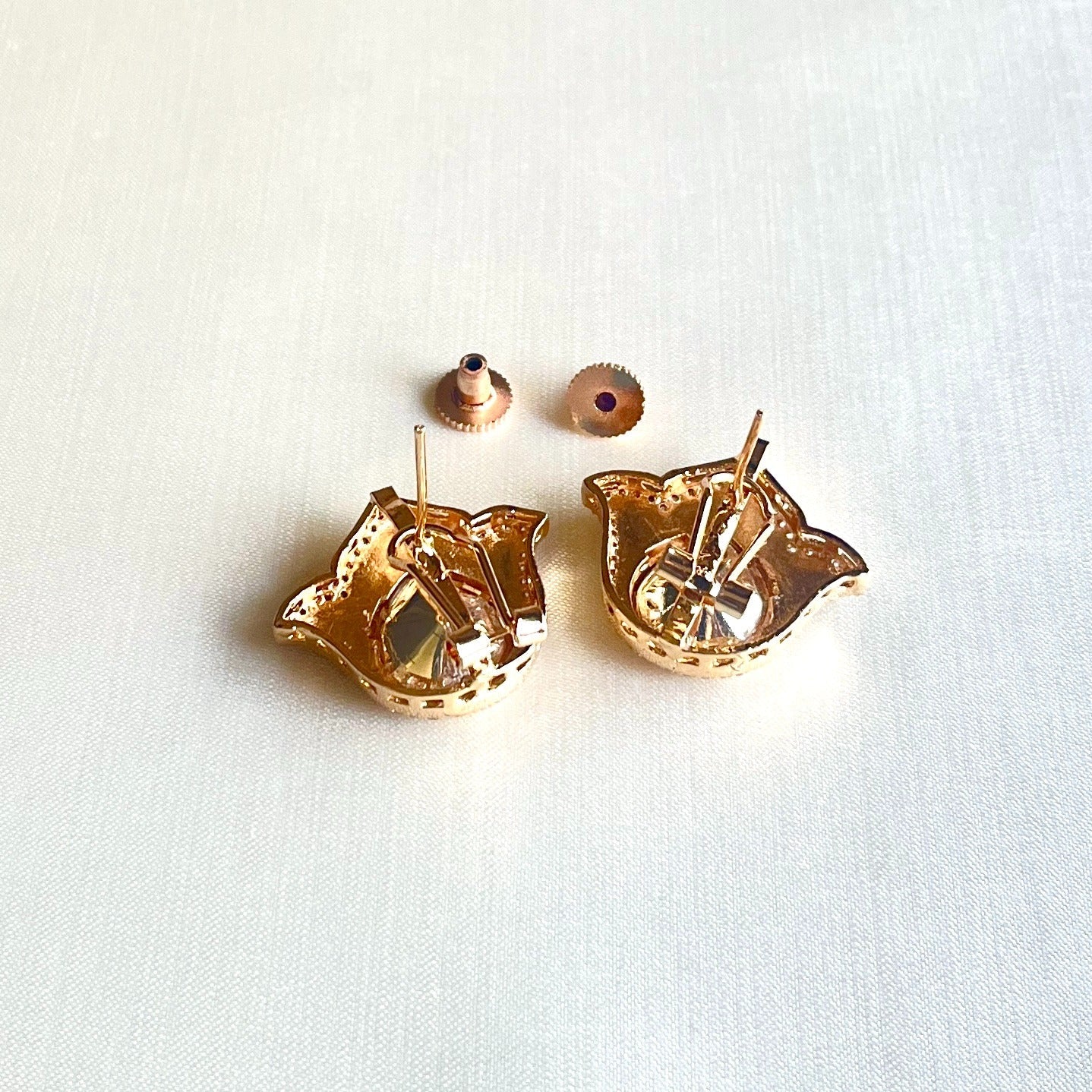 Jewel Treatzz Tulip Flower Stud Earrings Gold Plated With Green Enamel, Big Pear Shaped Uncut Polki Kundan Stone Bordered With CZ Stone