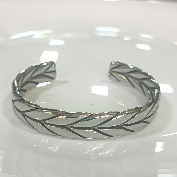 Tarohi Jewels Silver Plated Bracelet