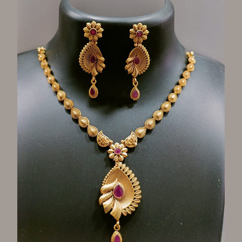 Tarohi Jewels Gold Plated Pota Stone Necklace Set