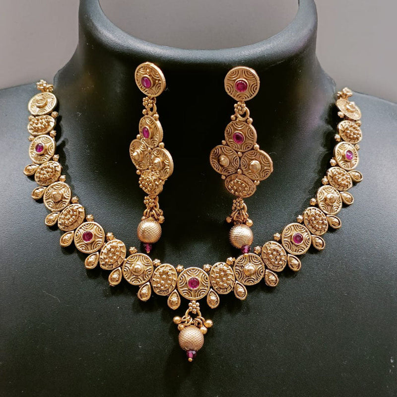 Tarohi Jewels Gold Plated Pota Stone Necklace Set