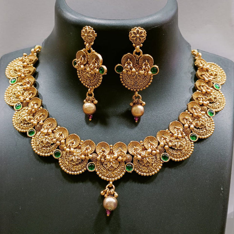 Tarohi Jewels Gold Plated Pota Stone Necklace Set