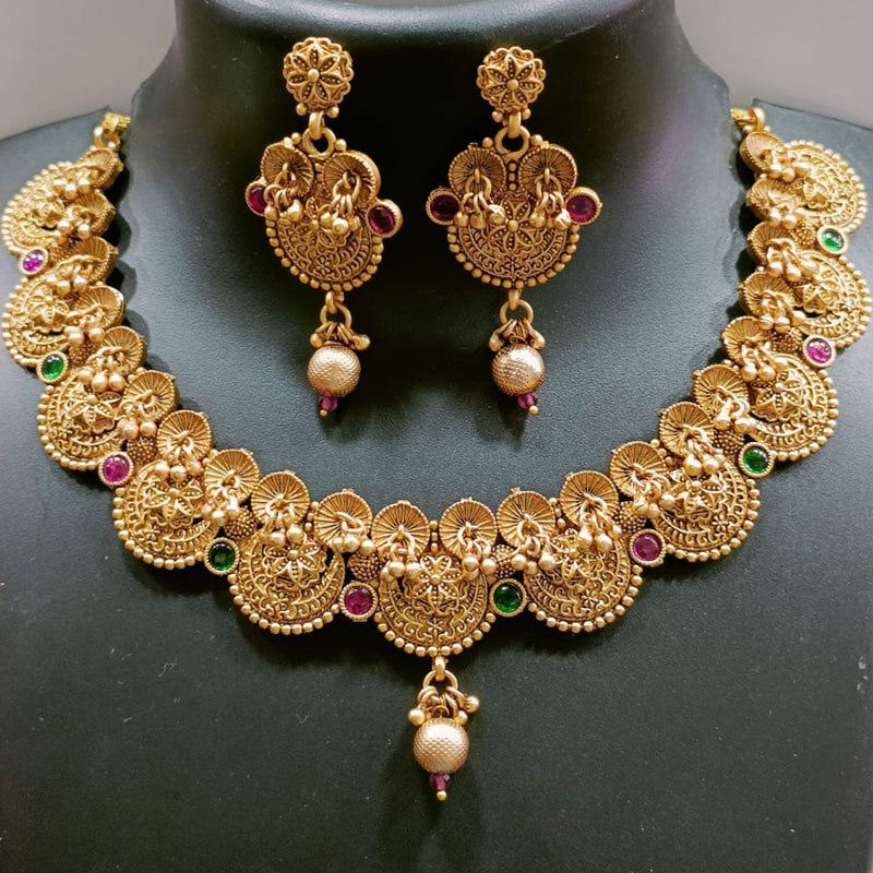 Tarohi Jewels Gold Plated Pota Stone Necklace Set