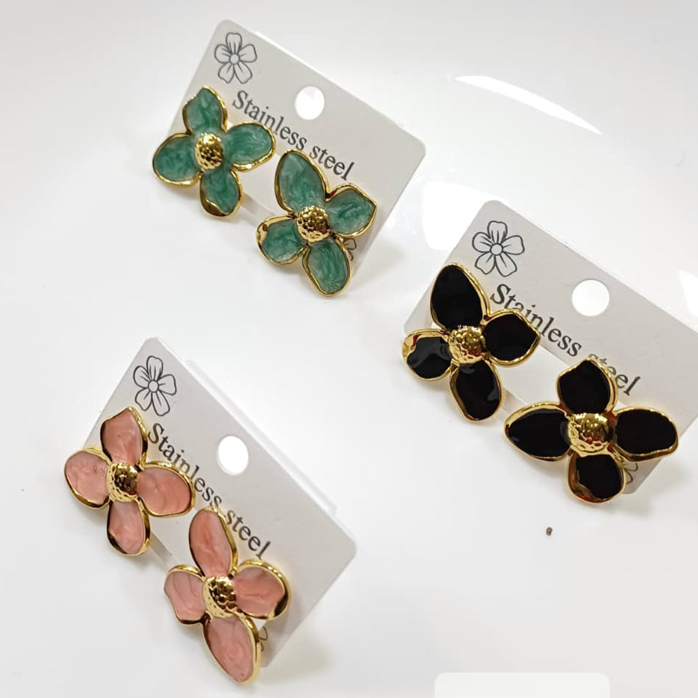 Tarohi Jewels Gold Plated Fancy Flower Studs Earrings