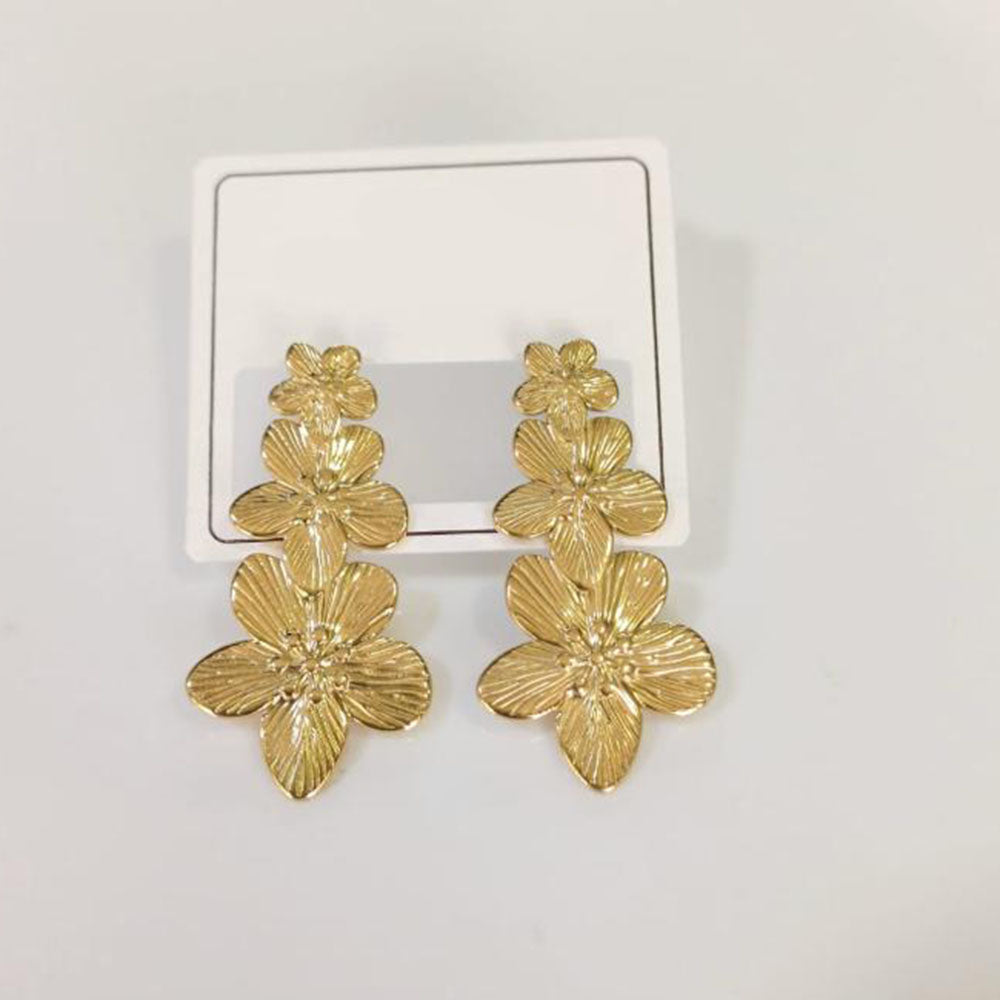 Tarohi Jewels Gold Plated Fancy Flower Dangler Earrings
