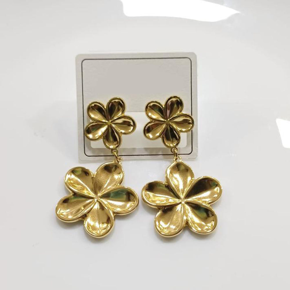 Tarohi Jewels Gold Plated Fancy Flower Dangler Earrings