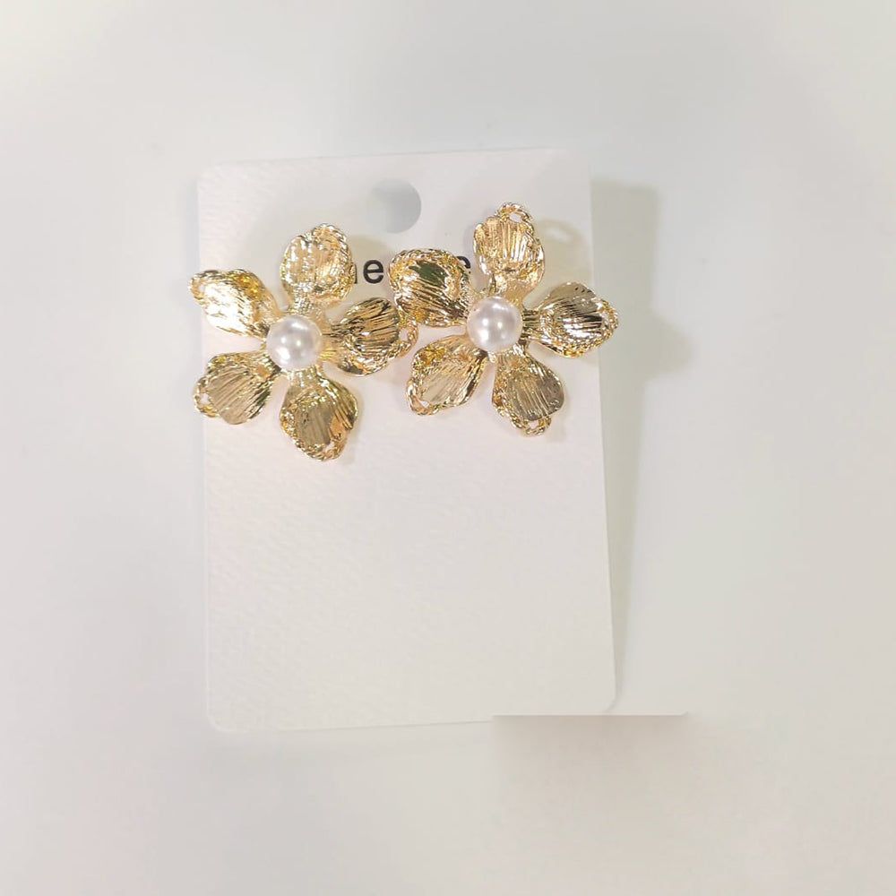 Tarohi Jewels Gold Plated Fancy Pearls Studs Earrings