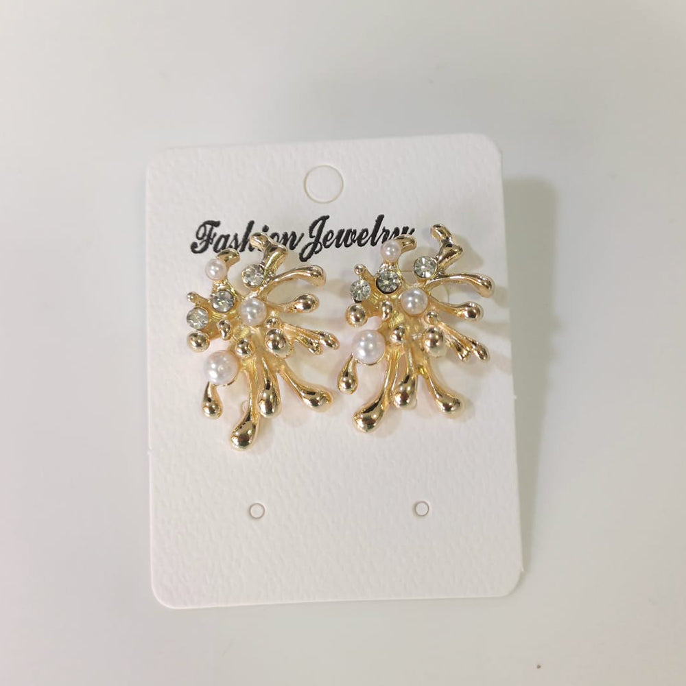 Tarohi Jewels Gold Plated Fancy Pearls Studs Earrings