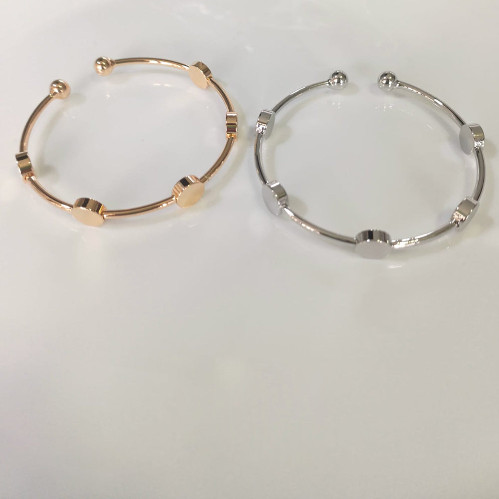 Tarohi Jewels Fancy Openable Bracelet