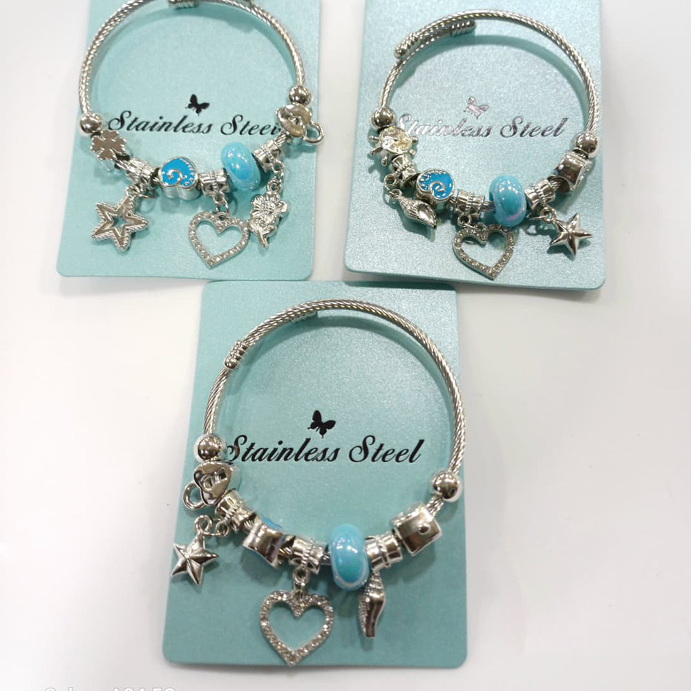 Tarohi Jewels Graceful Beads & Charms Wristwear