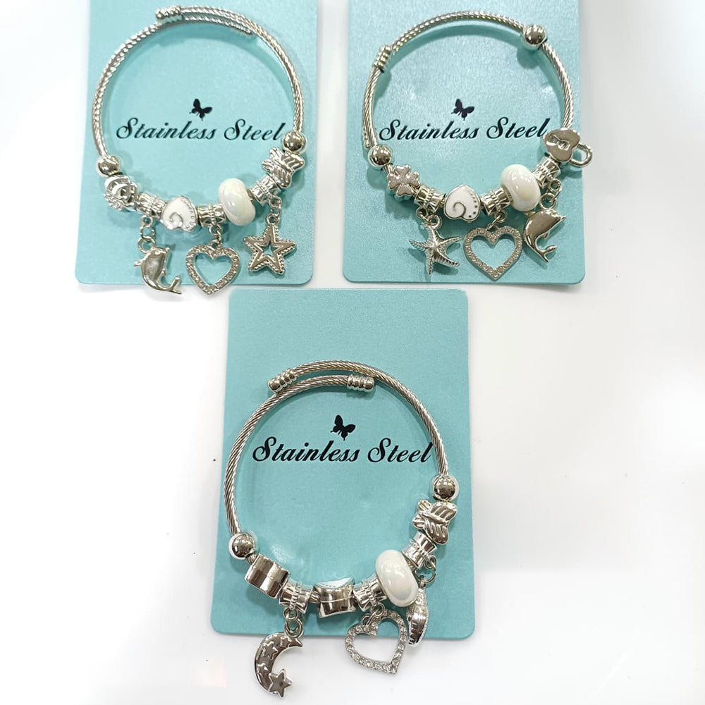 Tarohi Jewels Graceful Beads & Charms Wristwear