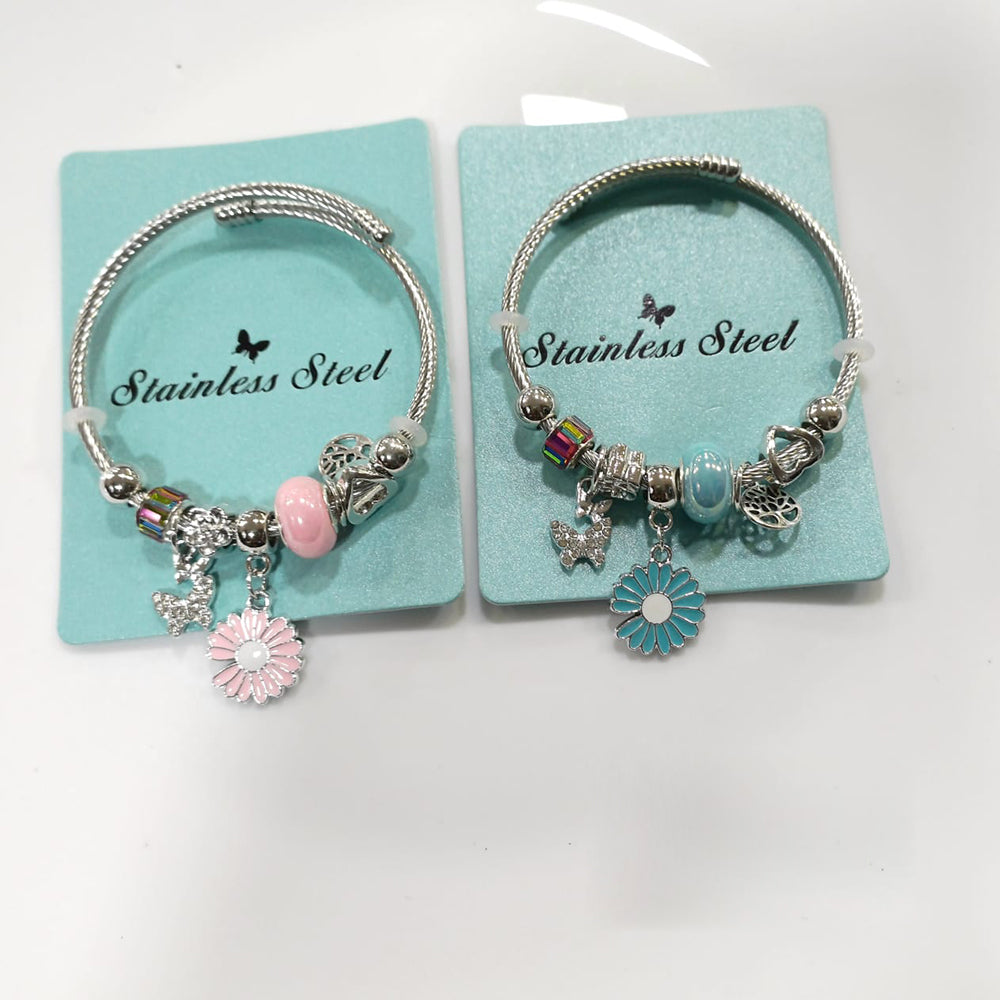Tarohi Jewels Graceful Beads & Charms Wristwear