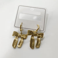 Tarohi Jewels Cute Bow Design Stud Earrings | Stylish Fashion Jewellery